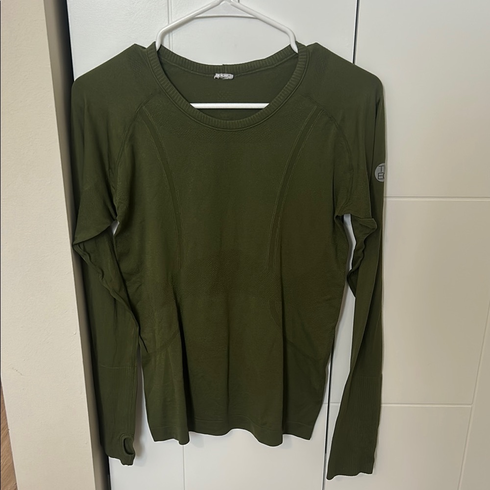 TKEQ long sleeve top